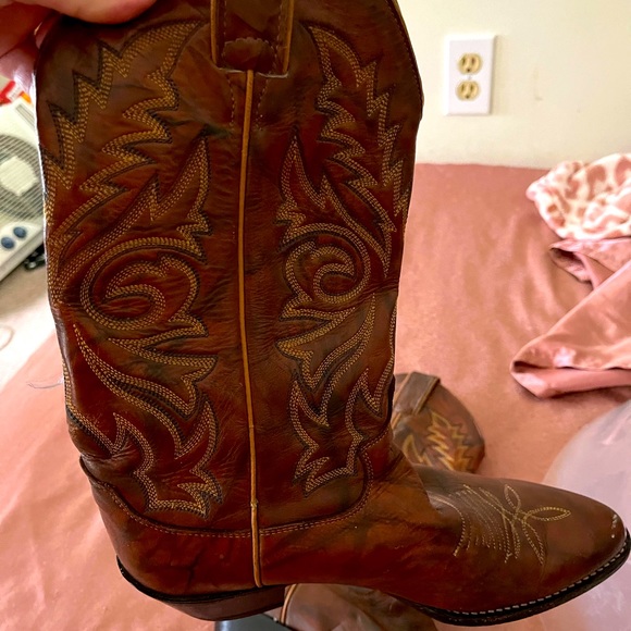 Beautiful Cowgirl Boots!!! Still in great condition!!! - Picture 1 of 3